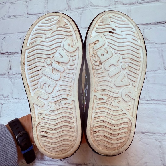 Natives - Picture 6 of 8